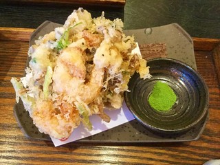 手打そば 一の梅 - かき揚げセット(1,480円)のかき揚げ