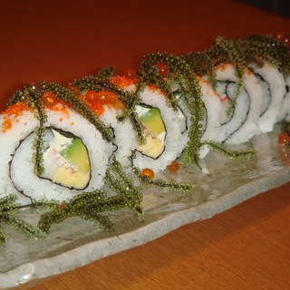 沖縄×アメリカ！？★海ぶどうが魅力のカリフォルニアロール♪