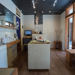 和三盆 恵菓 - 店内（なか）