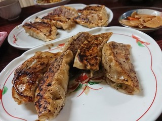 기후야 - 餃子5個350円。
                        一つあたり70円。