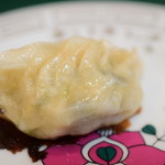 おけ以 - 餃子@税込600円：みずみずしい皮がうんまい