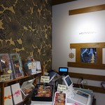 パティスリースズキ - いつ来てもおしゃれな店内