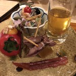華丸吉日 - 土筆が1本さりげなく