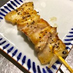 博多串焼き バッテンよかとぉ - 「豚ばら」(162円税込)。