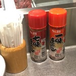 博多串焼き バッテンよかとぉ - 初回訪問時に「一味がないよ」という私の言葉によって改善されたのかどうかは不明だが、とにかく今回はちゃんと一味も置かれていた。ナイスです。