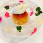 プレスキル - グランマルニエ香るババ♡
      これ、上からグランマルニエ掛けてくれて、とっても美味しかったんだけど、器に感激したのですよ。