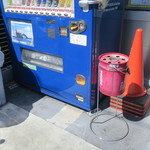 ラーメン二郎 - 店外の喫煙スペース