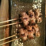 焼き鳥 若ちゃん - 料理写真:わかちゃん特製、行者ニンニクを豚で巻いたあいちゃん巻
