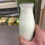 パンと牛乳の店 ミルクスタンド - 