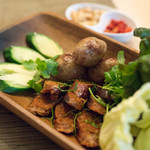 2018.3 タイイサーン地方ソーセージサイグロークイサーンとタイチェンマイ地方ソーセージサイウア2種盛り合わせ（800円）