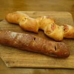 Bread Factory PANTOKA - フランスパンベーコン(180円)栗とクルミのライ麦パン(220円)