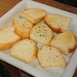 Ryouma Honten - アヒージョのパン