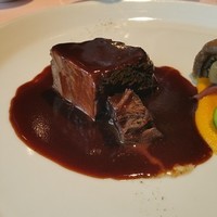 貝殻亭 - ホロホロとしたお肉に濃厚なコッテリソース