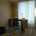 ホテルオークラ福岡 - デスク＆ソファー