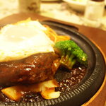 グリルニューコトブキ - ハンバーグステーキ（セットで１６８０円）