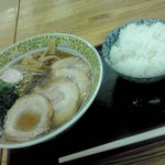 越後川口SA上り線スナックコーナー - ラーメンライス