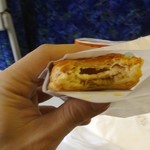 神戸牛のミートパイ - ラズベリー&クリームチーズパイ