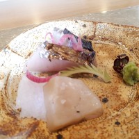 白金台こばやし - 鰆のわら焼き　たいらぎ貝　アオリイカ