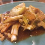 長城 - 歯ごたえのあるホルモンと食感の良いネギが酸味のきいたあんでうまくからんでなんとも言えない美味しさ。白ご飯が進みそうです。