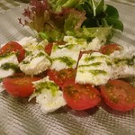 パスタイオ・コッコ - イタリア激ウマモッツァのカプレーゼ