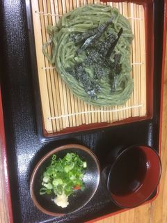 ふくろう茶屋 - わかめうどん、柔らかいよ。