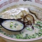 長浜ラーメンまき - すっごくあっさりな豚骨スープ