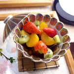 宝石箱みたいなみつまめ（セット￥450）。黒蜜の甘さも上品で、これは美味しい！