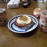 ベーカリーいずみ - プリンちゃんを食べる