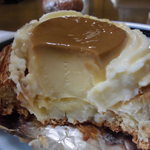 ベーカリーいずみ - プリンちゃんを食べる