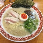 駅前豚骨ラーメン ニネンヤ - ラーメン690円