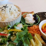 Minnanosu - ご飯、デザート、サラダ