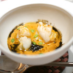 エクアトゥール - 烏賊墨のフランとロブスター　アメリケーヌソース