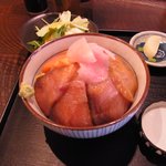 丸一伊澤水産 - 綺麗で美味いづけ丼