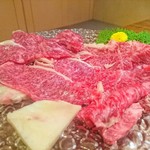 石焼＆ワイン イワタ - 綺麗なお肉です♪