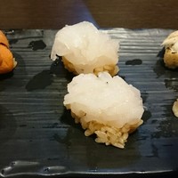 秀徳 2号店 - にきわり、二人分。真ん中が白海老