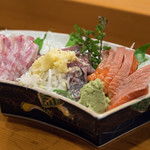 光寿司 - 2018.3 天然まだい、淡路釣りアジ（500円）、サーモン（300円）