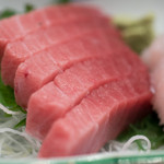 光寿司 - 2018.3 本まぐろ 中とろ（1,100円）、平目エンガワ（サービス）