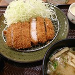 ごはん処 かつ庵 - ロースかつ定食￥690+税