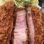 とんかつ檍 大門店 - この溢れ出る脂身がたまらんね