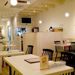 SISTERS Cafe - 