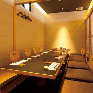 During this period, all of the safe private rooms have sunken kotatsu seats and are prepared according to the number of people.