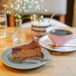 喫茶 Stove - キャラメルとチョコレートのチーズケーキ、豆岳ブレンド