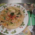 Gyarari Andoraibu Kafe Hisui No Umi - 南蛮エビとエリンギのピザ