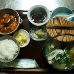 Gyarari Andoraibu Kafe Hisui No Umi - 産地直送　秋田比内地鶏　きりたんぽ鍋定食　（要予約）