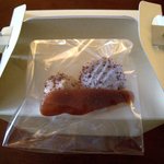 一六珈琲店 - 持ち帰り用ケーキは、トッピングを分けて包装