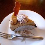 一六珈琲店 - ダージリンティーのケーキ（我が家での装飾例）