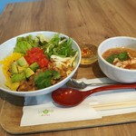 彩茶房 - アボカドとキヌアの魯肉飯　ミニ麺線セット