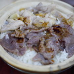 Four Seasons Pot Rice - 甘めの醤油をかけてよく混ぜます