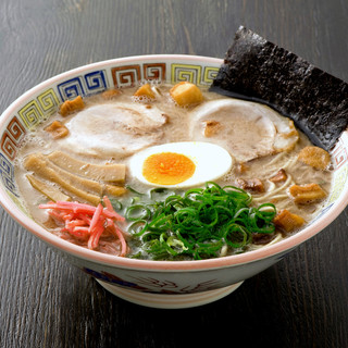 豚脂の揚玉（通称カリカリ）が懐かしい味の【昔ラーメン】
