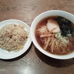 中華 廣 - 半チャーハン＆ラーメン（￥８００）